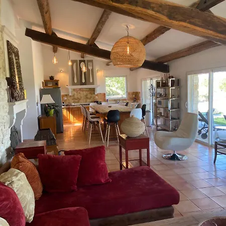 Un Petit Paradis En Provence Dans Le Luberon