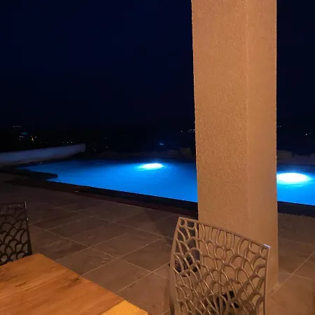 Un Petit Paradis En Provence Dans Le Luberon Villa
