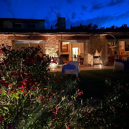 Un Petit Paradis En Provence Dans Le Luberon Mane (Alpes-de-Haute-Provence)